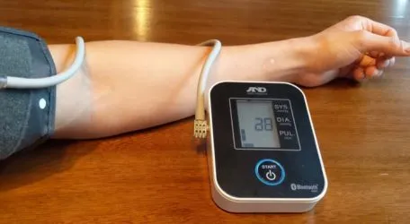 Medición con tensiómetro digital