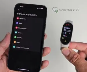 la pulsera se vincula mediante Bluetooth o WiFi a la app.