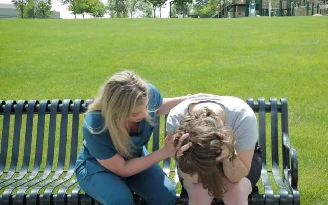 ¿Qué pasos debo seguir si me desmayo por una arritmia?