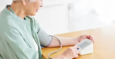 ¿Qué tensión es normal a los 70 años?